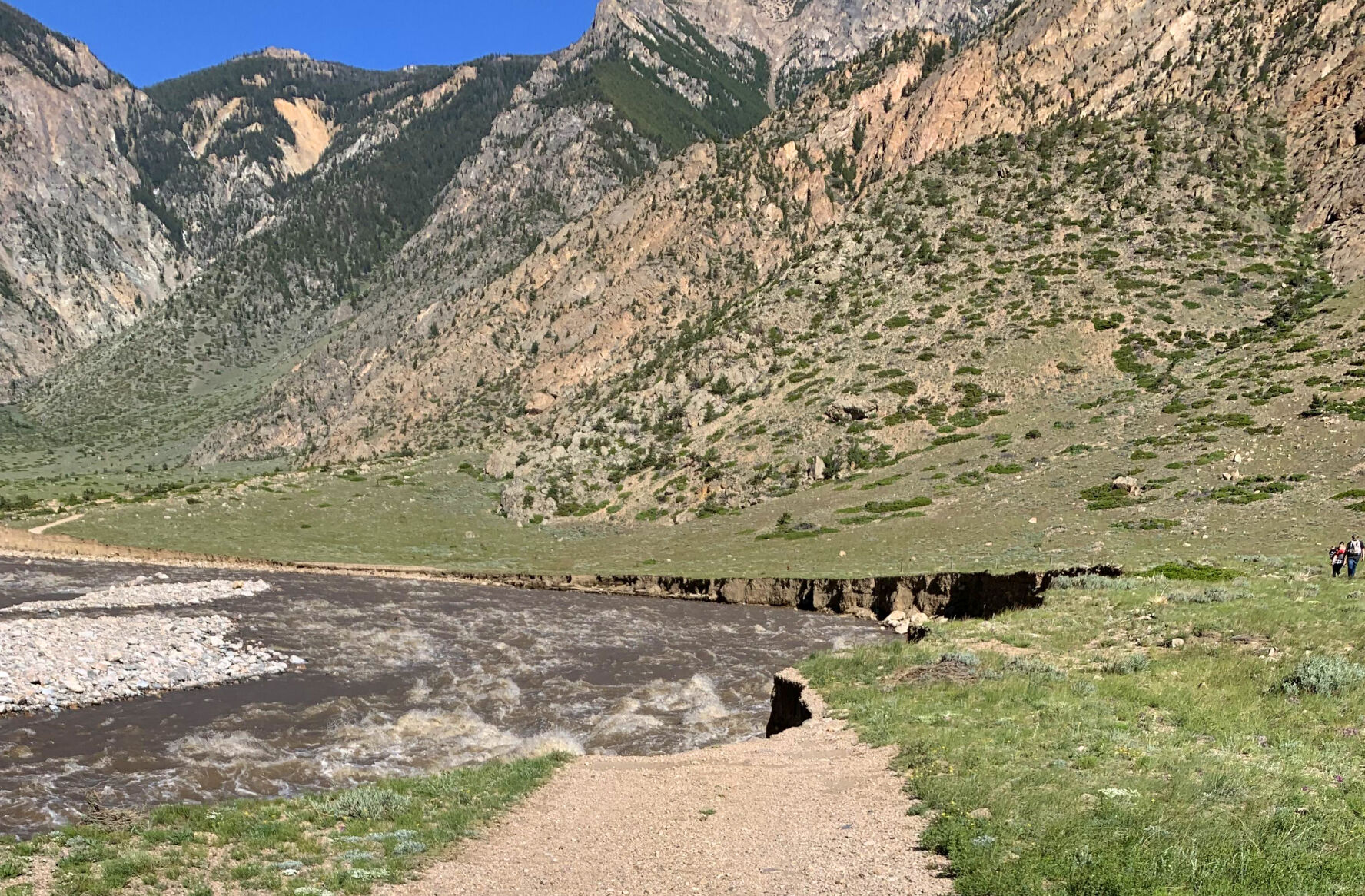 Clarks Fork Canyon Road
